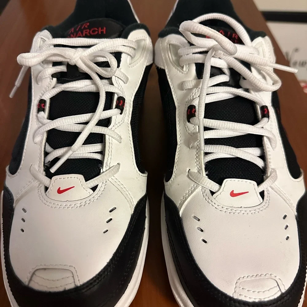 Men Nike air monarch iv size 11 wide